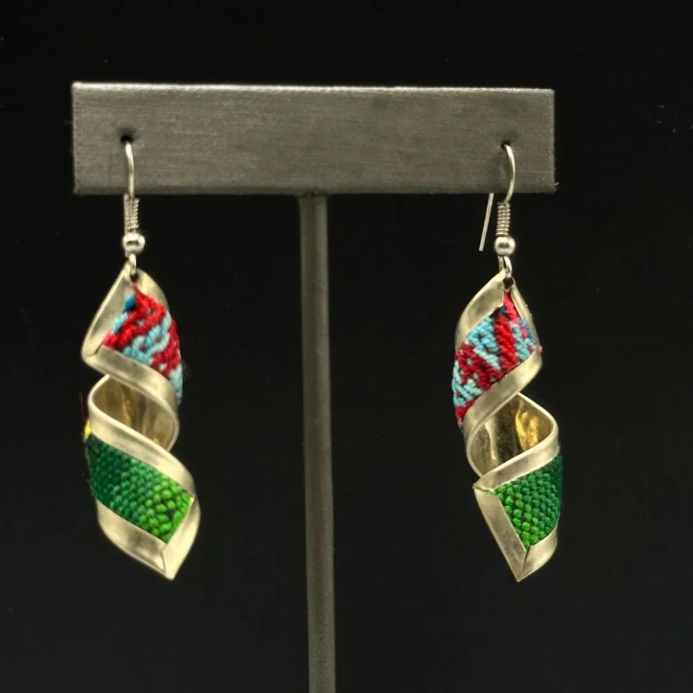 3/$30 Spiral Dangle Earrings Silver Tone Woven Textile Multicolor Artisan Boho_2